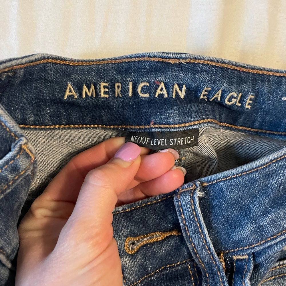 Sold to Elizabeth//
American Eagle Ripped Tapered Jeans - Picture 7 of 9